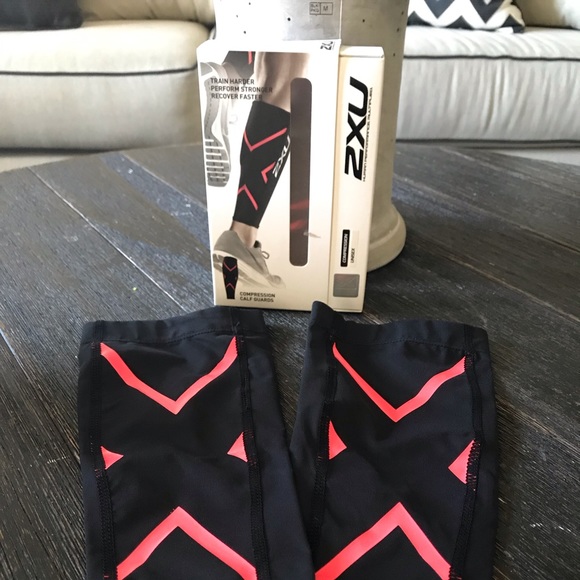 2XU Compression Calf Guards - Picture 1 of 4